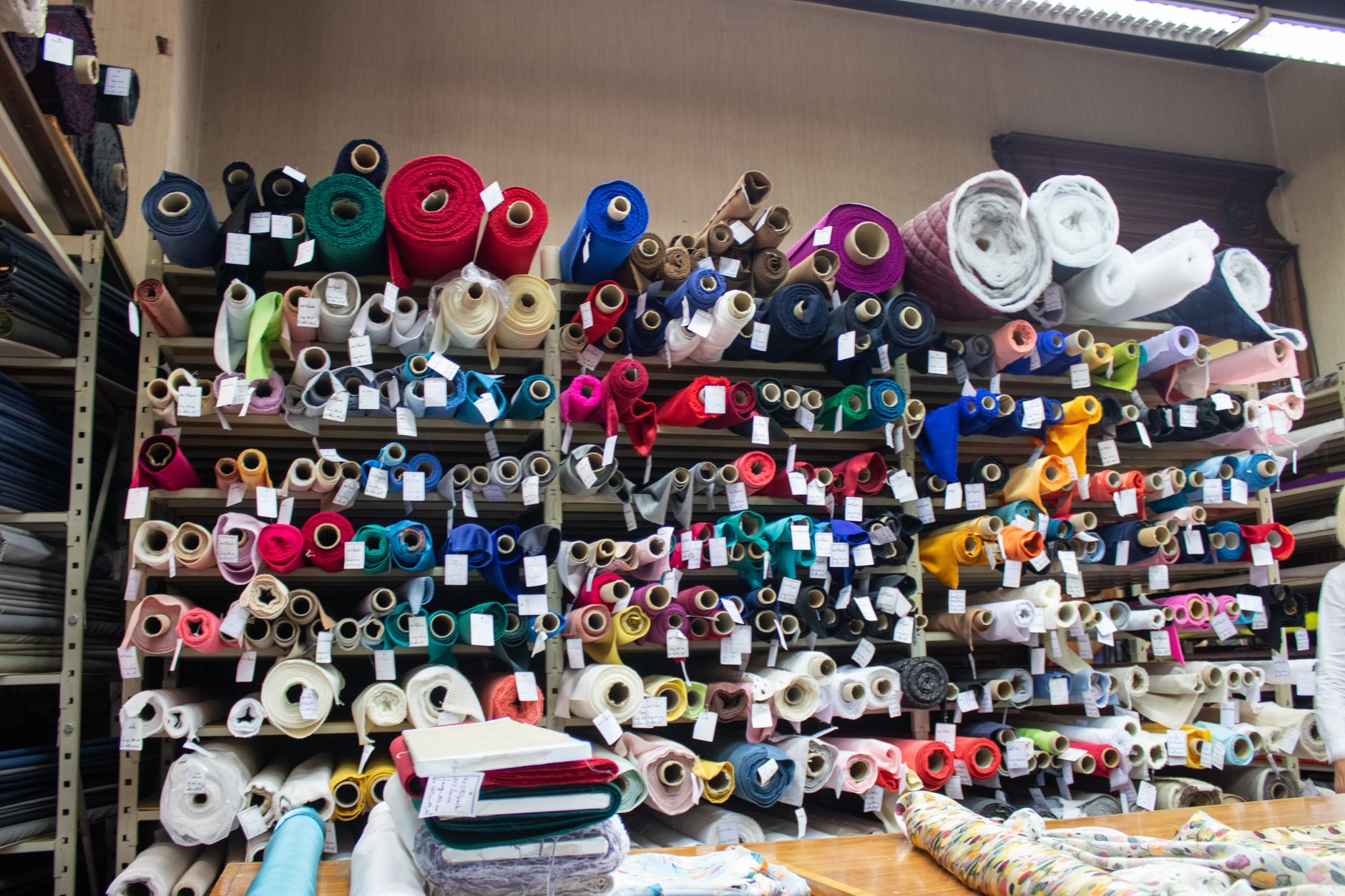 Textile en gros au mètre : bien choisir ses rouleaux